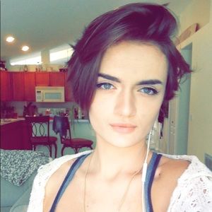 Meet your Posher, Celeste